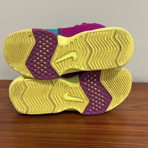 Nike LeBron Witness 8 Basketball Shoe - Men's
Size 10. Purple / Teal - Picture 5 of 5